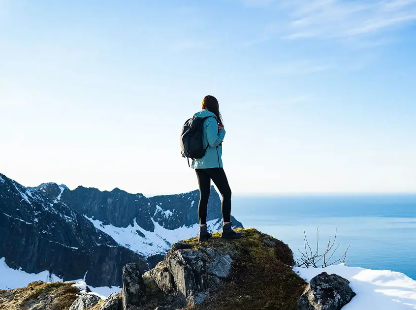 _0050_Solo Travel Guide_ Pros, Cons & How to Know If It’s Right for You.jpg